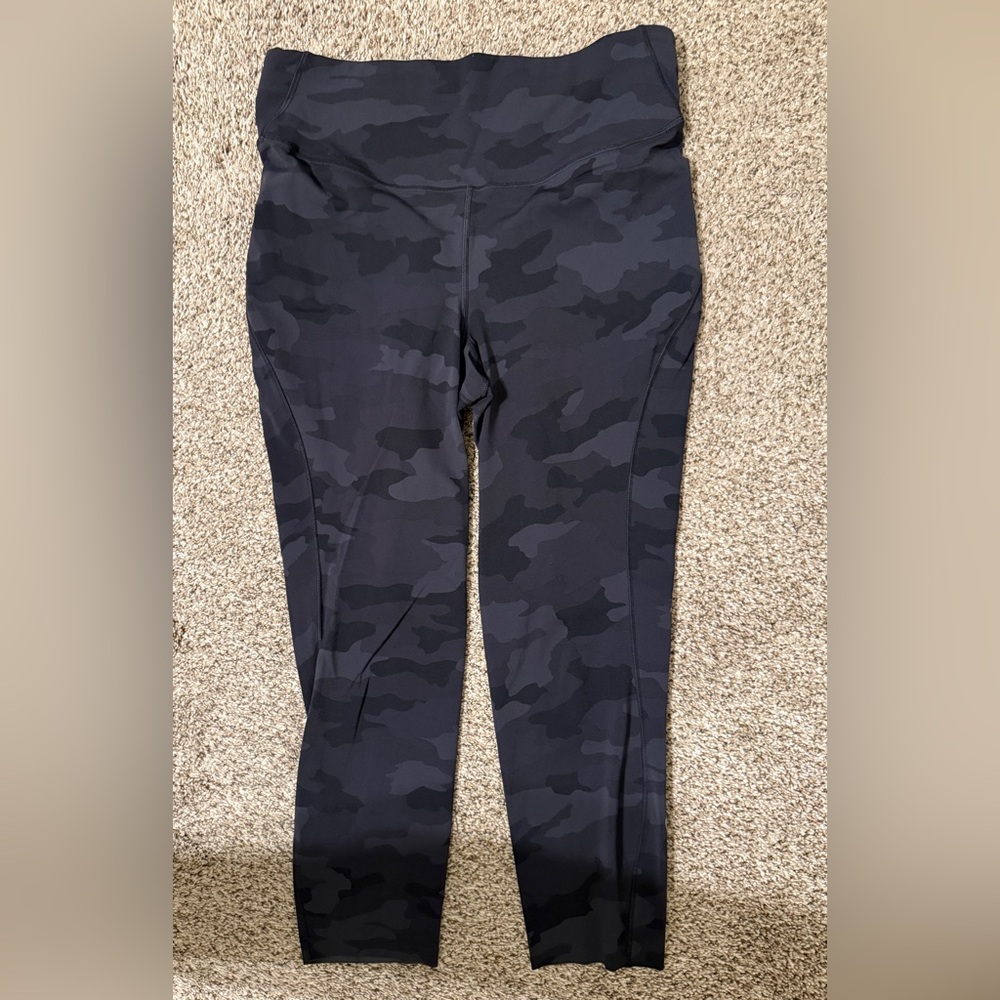 Lululemon Base Pace High-Rise Crop 23" Camo Size 12